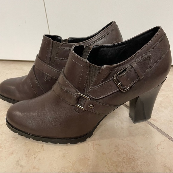 Audrey Brooke “Shootie” Black Heels 10M, Treaded-Lug Type Soles. Gently worn. - Picture 2 of 10